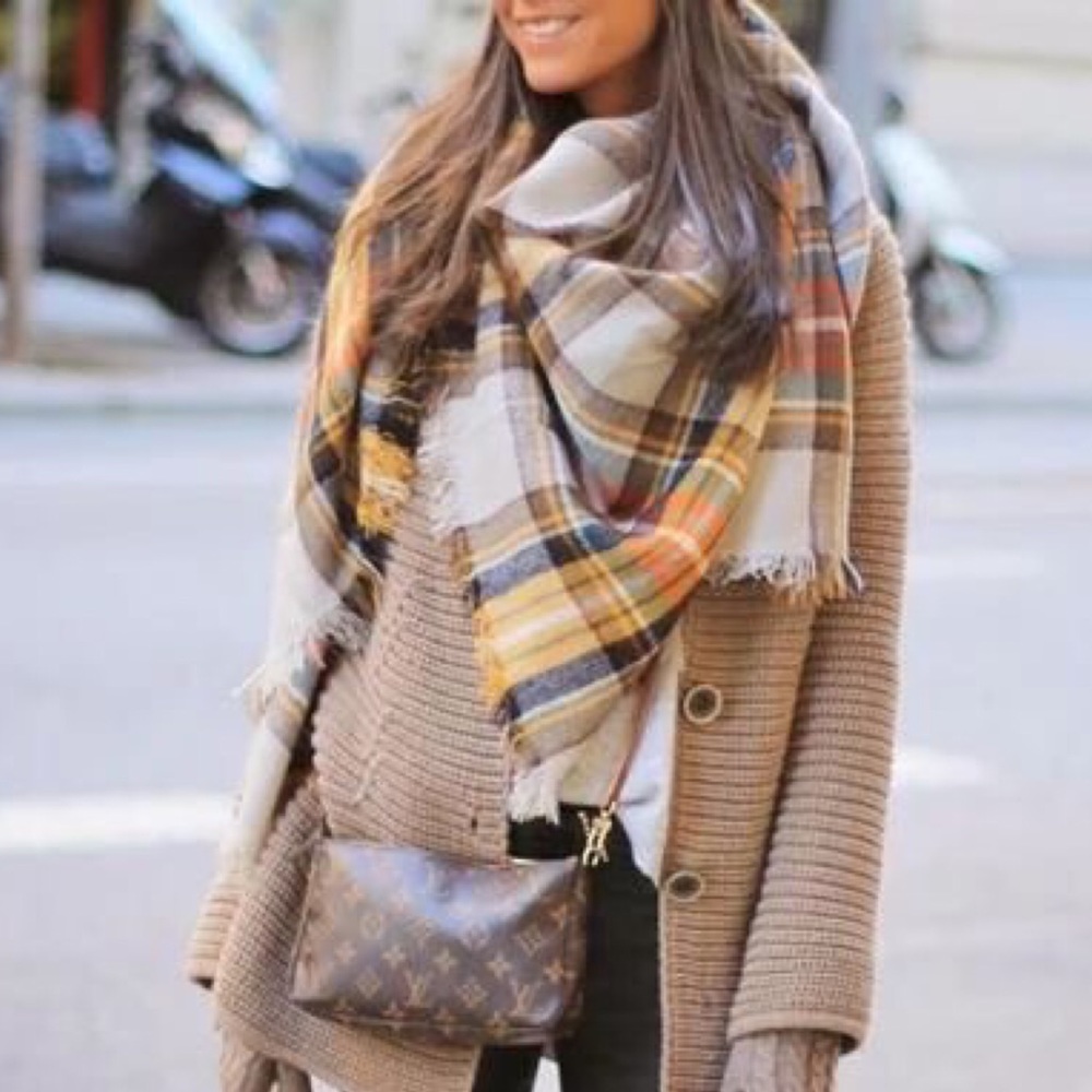 🍍 Pineapple Plaid Ultra Plush Plaid Blanket Scarf - Picture 3 of 8